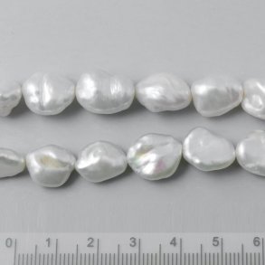 Swasserperle, barock, naturwei, uneben, oval, ca. 16-19x13-14x8 mm,  2 stk