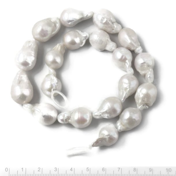 Freshwater pearl, full strand, drop shape, antique white, A-grade, appx. 22x14mm, 16-18pcs
