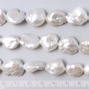 S��wasserperle, barock, flach, wei�, ca. 15x12x7 mm, A-grade, 2 Stk