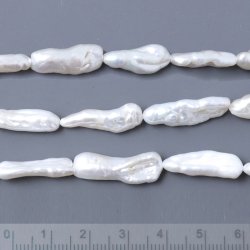 Swasserperle, lang, barock, wei, A-grade, extra lang, ca. 20-24x6x5mm, 2 Stk