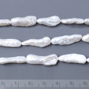 Swasserperle, lang, barock, wei, A-grade, extra lang, ca. 20-24x6x5mm, 2 Stk
