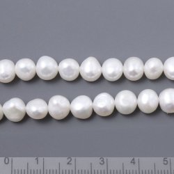 Swasserperle, ganzer Perlenstrang, barock, wei, ca. 7x8 mm, A-grade, 54 Stk