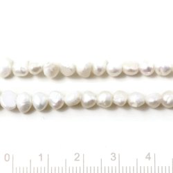 Ferskvandsperle, hel streng, barok, hvid, A-grade, 4,5x5,5 mm, ca. 75 stk