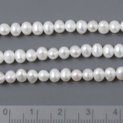 Swasserperlen, Strang, wei, potato, 4x5 mm, A-grade, ca. 95 stk.