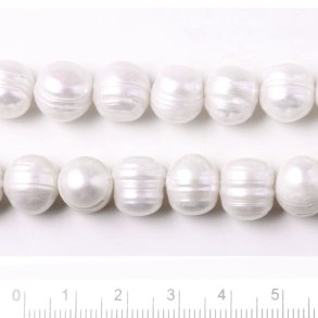 Freshwater pearl, white, uneven round, 10x11mm, C-grade, 4pcs