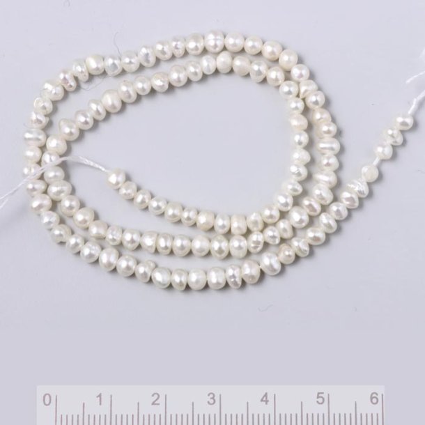 Freshwater pearl, full strand, white, potato, appx 3,5x4 mm, A-grade, appx. 110pcs