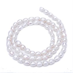 Swasserperle, ganzer Strang, wei, oval, 5,5x4,5 mm, A-grade, ca. 70 Stk