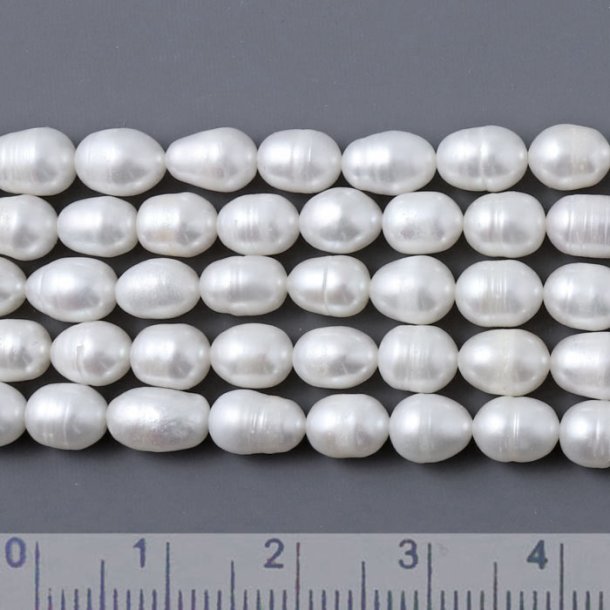 Freshwater pearl, white drop, ca. 7,5x5,5mm, A-grade, 6pcs