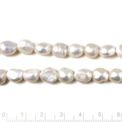 Swasserperle, ganzer Strang, barock, naturwei, uneben oval, ca. 8-10x7,5 mm, 37 Stk