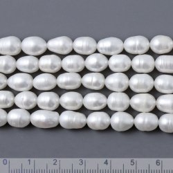 Swasserperle, ganzer Strang, wei, oval, 7,5x6 mm, ca. 43 Stk