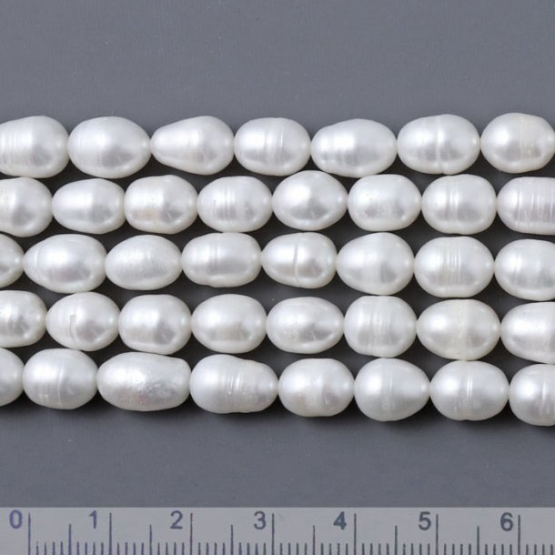 Freshwater pearl, white, oval, appx. 7,5x6mm, 6pcs