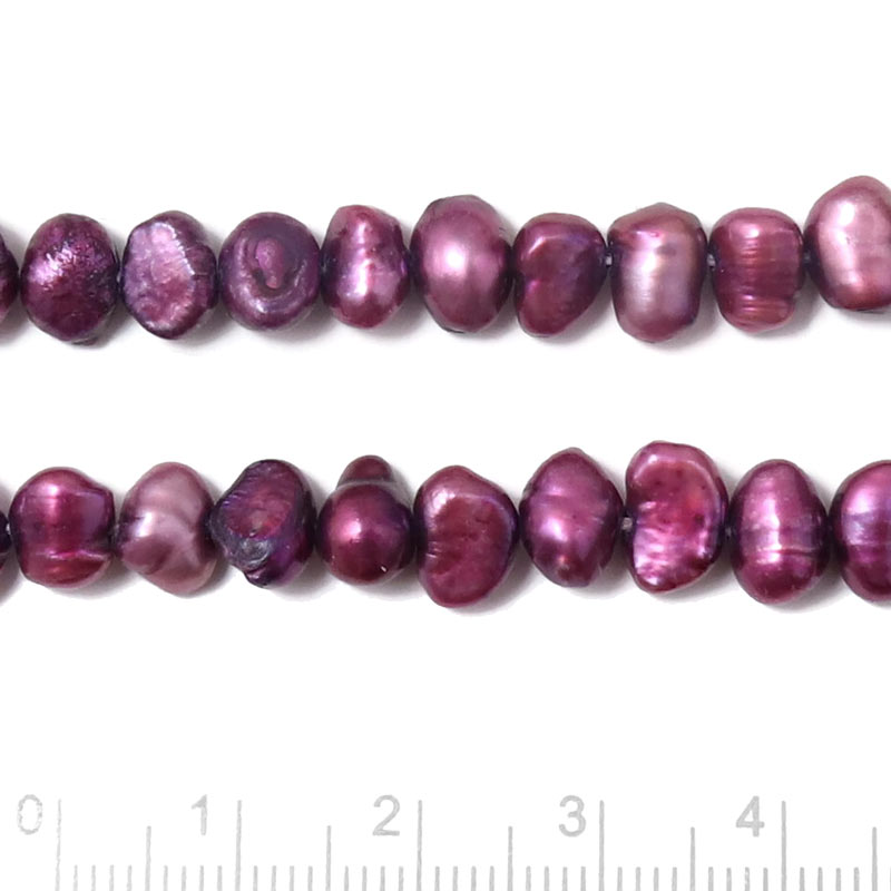 Süßwasserperle, ganzer Strang, grau, rot-lila, ca. 5,5x7 mm, ca. 65 Stk.