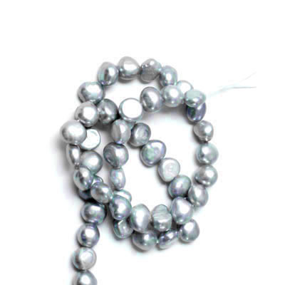 Süßwasserperle, ganzer Strang, grau, gequetscht, ca. 5x6,5 mm, A-grade, ca. 70 Stk.