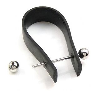 Ring aus Gummi mit Piercingstab mit runden 5 mm Kugeln. 30x5 mm, verstellbar.