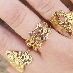 Ring mit vielen Zirkonia-Steinen, 18 K vergoldet, verstellbar, Gr��e 52�58, 1 Stck