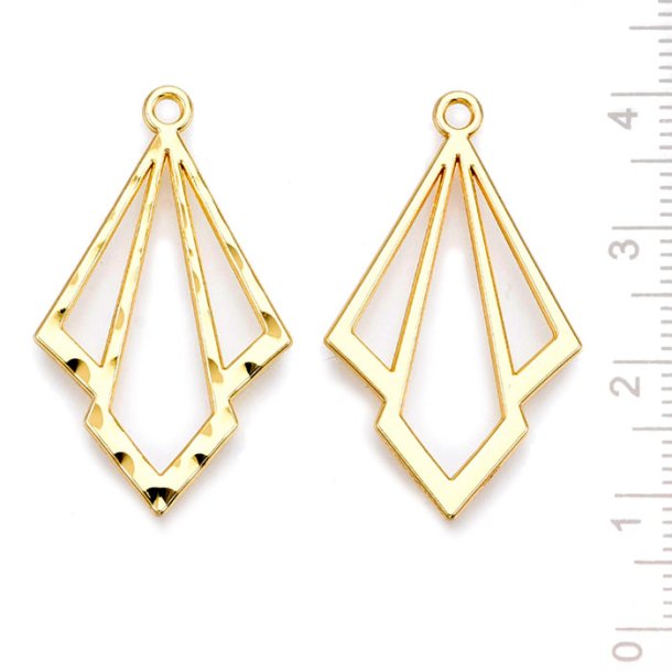 Prism-shaped pendant, flat hammered, Gold-plated brass, 31x22x1 mm, 4 pcs