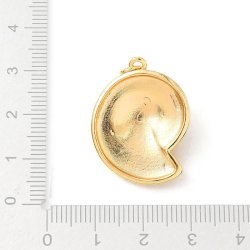 Pendant, striped sea snail shell, 18K gold-plated brass, 27x21 mm, 1 pc