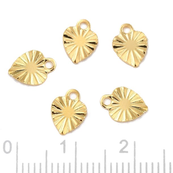 Pendant, small faceted heart, gold-plated steel, 8x6x0.7 mm, 6 pcs