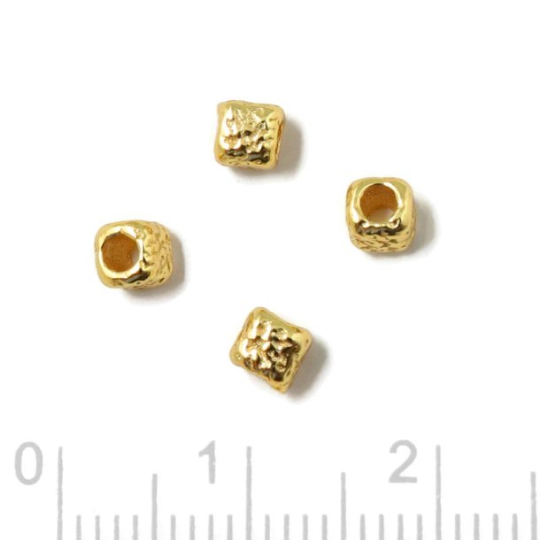 Pearl, hammered cube, gold-plated sterling silver, 3.5x3.5 mm, hole: 1.5 mm, 4 pcs