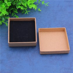 Schmuckschachtel aus braunem Karton, 70x70x26 mm, 2 St�ck