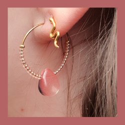 Flacher Tropfen, Glasperle, lachsfarbene, oben quergebohrt, 12,5x10,5x5,5 mm. 4 Stck