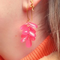 Flacher Tropfen, Glasperle, dunkel rosa, frontal gebohrt, 14x7,5x5 mm. 4 Stck