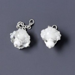 Silber Glas-Anhänger, weiß mit Blumen und Kette, 12x14 mm, 1 Stk.