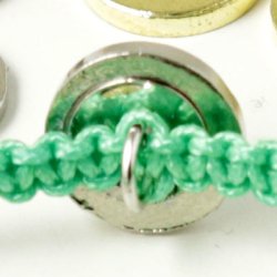 Plate with large button-eye at the back, gilded silver, 5mm, 2pc.