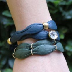 Flaches Lederband, wellenfrmig, glzend, dunkel-bordeaux, 12 x 1,5 mm, 20 cm