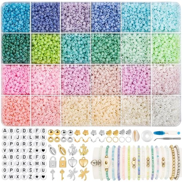 Schmuckset, mix von 3 mm Seed beads, Buchstabperlen, Schere, band, anhänger in 18,5x13x1,7 cm Box