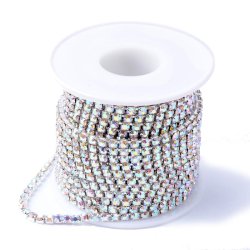 Strassband, versilbertes Messing, Regenbogen Kristalle, Breite 2x2 mm, 50 cm.