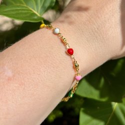 Schmuckkette mit Emaille-Herzen, vergoldetes Messing, 10x5,5 mm, 50 cm