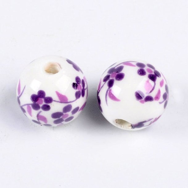 Porcelæn perle, hvid med lilla blomster, rund, 12 mm, 4 stk