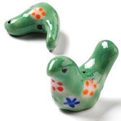 Porcelain perle, gr�n fugl med blomsterm�nster, 13x18 mm, 2 stk.