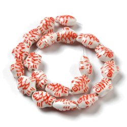 Keramikperle, Fisch, wei mit rotem Muster, 15x12x7 mm, 2 Stck