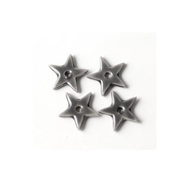Keramikstjerner, lille, m&oslash;rk gr&aring; med hul i midten, 12 mm, 2 stk.