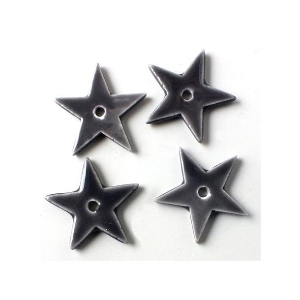 Keramikstjerner, m&oslash;rk gr&aring; med hul i midten, 18 mm, 2 stk.