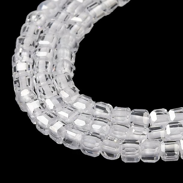 Zirconia, full strand, crystal clear cube, faceted, 2.5x2.5x2.5 mm, 150 pcs