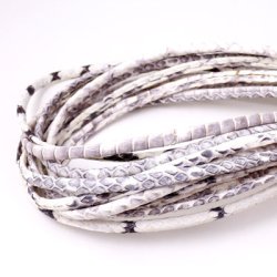 Riemen aus weichem echtem Schlangenleder, hellgrau, 4x3x400mm, 1 Stk.