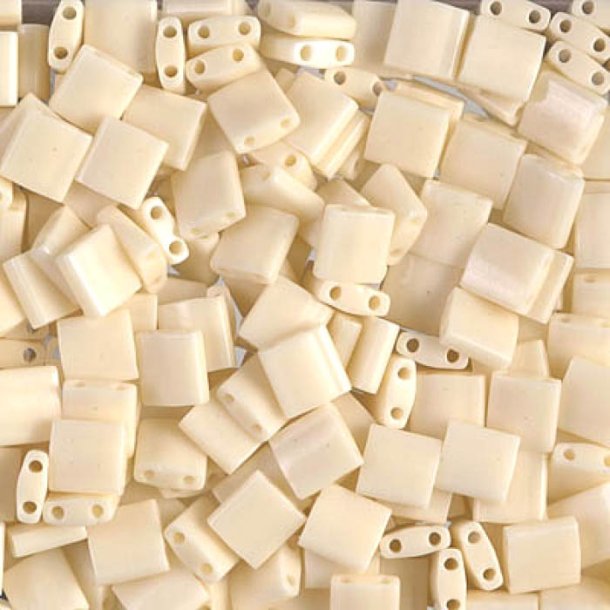 Miyuki, half Tila, two-hole-bead, opaque, shiny, ivory white, 5x5mm, 10gr, ca. 120pcs