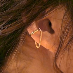 Ear cuff with chain attachment, gold-plated brass, 13x32 mm, 2 pcs