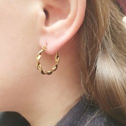 Kreole mit Klappverschluss, gedreht mit Verzierung, Stahl vergoldet, 21x3 mm, 2 Stck