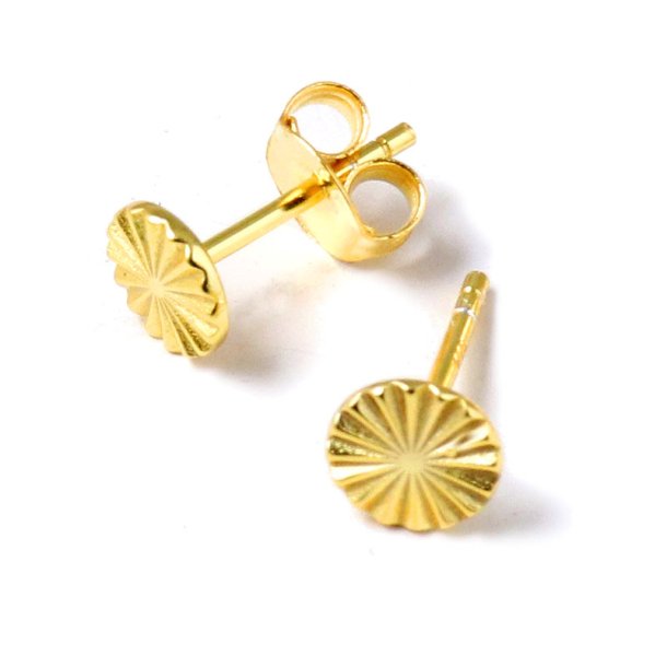Earstuds, round flower cut 6 mm pad, gold-plated silver, 2pcs.