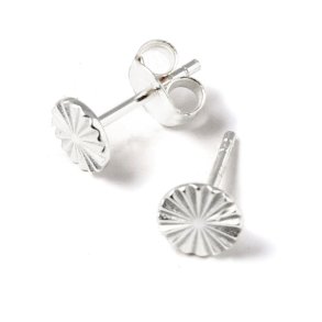 Earstuds, round flower cut 6 mm pad, silver, 2pcs.
