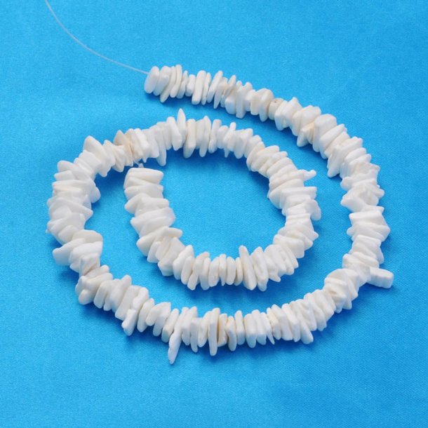 Mother of pearl, strand, flat uneven square w. hole, white, approx. 10x8x2mm, ca. 160pcs