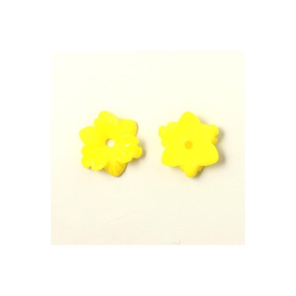 Resin, round lily, yellow, with hole in the middle, 12x3mm, 4pcs.
