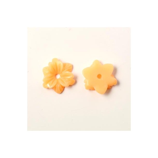 Resin, round lily, pale orange, with hole in the middle, 12x3mm, 4pcs.