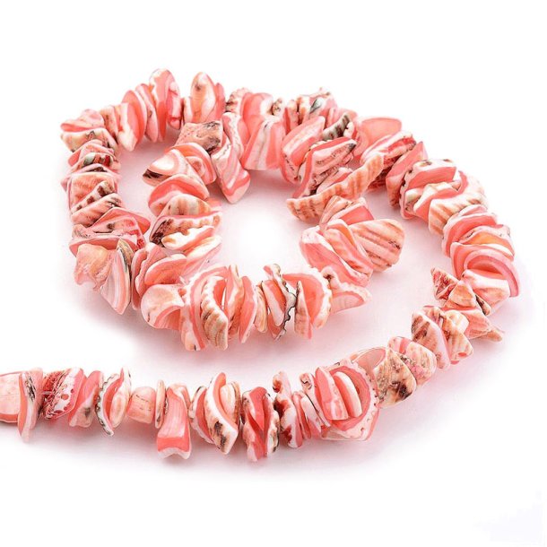 mother-of-pearl. whole strand. Coloured, uneven Salmon/brown. ca. 110 pcs. 10-20x8-12x3mm