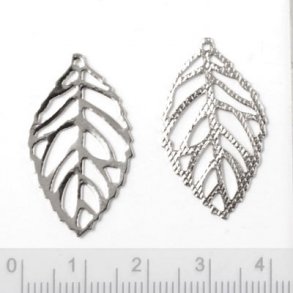 Silhouette-charm, steel-coloured, outlined leaf, 30x25mm, 2pcs.