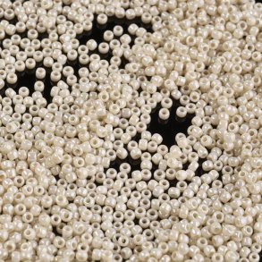 Toho Seed Beads, helles Beige, opak, AB glänzend, #11, 2x1,5 mm, 10gr., 1100 stk